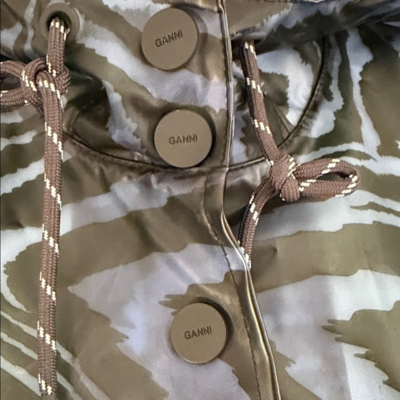 GANNI Tiger Print Water Repellent Biodegradable Raincoat EU36/US4 Oversized - Picture 7 of 10